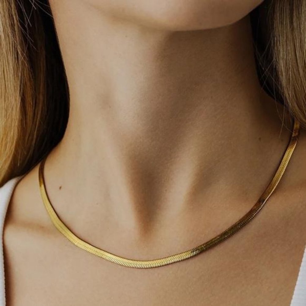 18” NEW GOLD HERRINGBONE SNAKE LINK CHAIN NECKLACE, NICE NECKLACE, CUTE NECKLACE - Picture 2 of 7